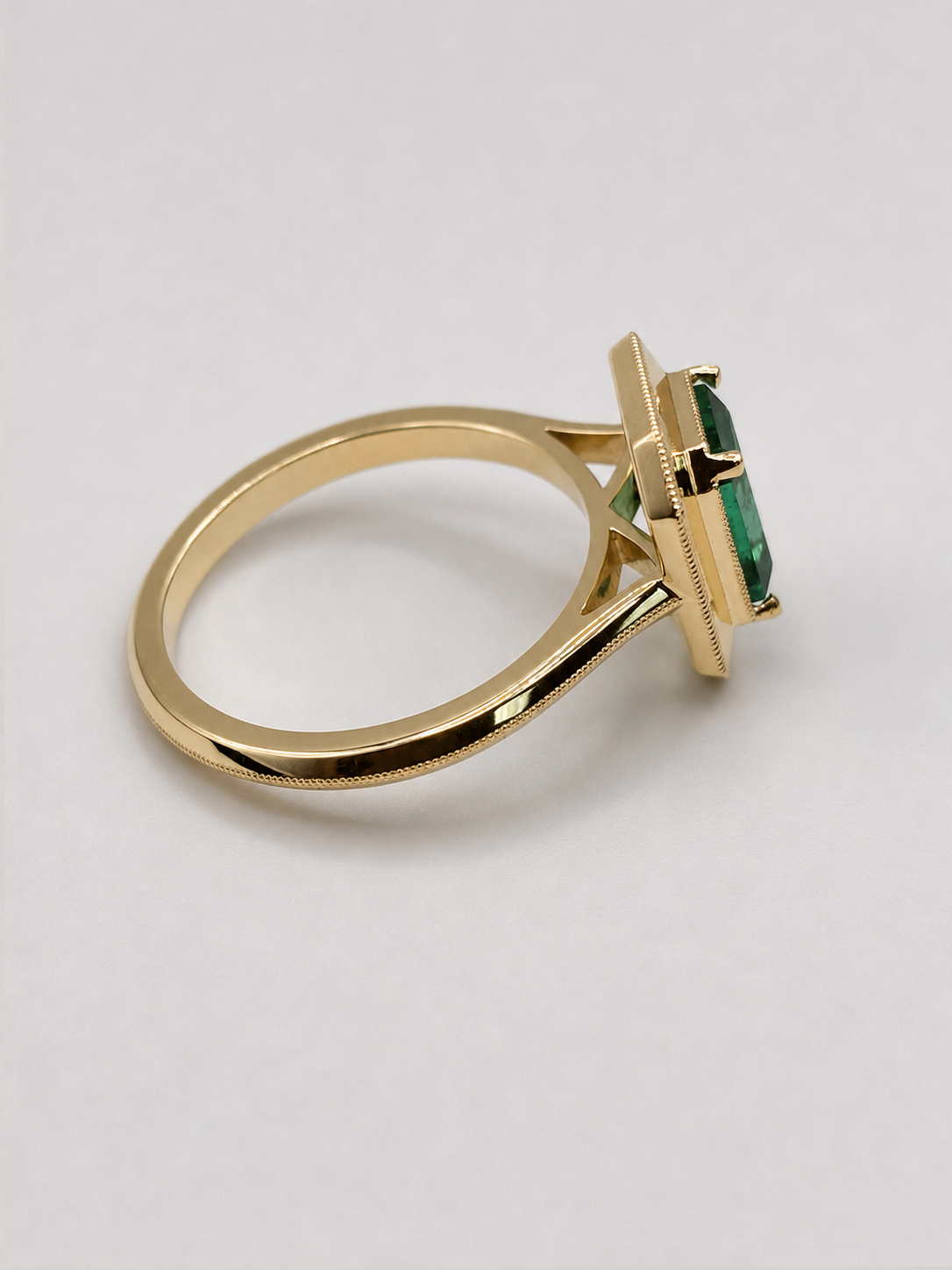 14k Yellow Gold Green Emerald Milgrain Ring - 1.40 ct